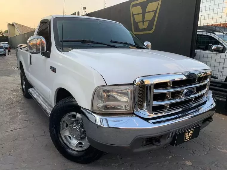 Ford F-250 Branco 3