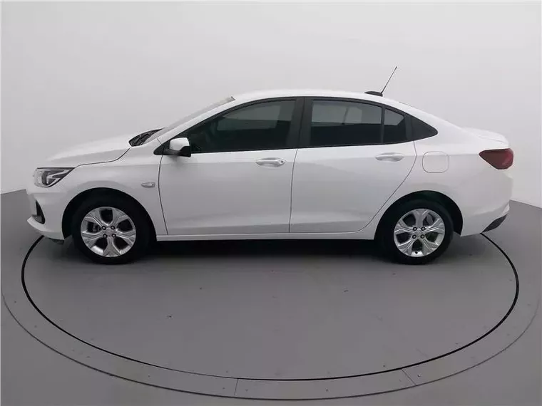 Chevrolet Onix Branco 13