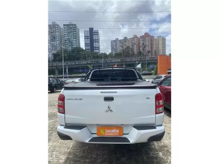 Mitsubishi L200 Triton Branco 5