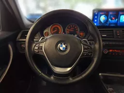BMW 320i