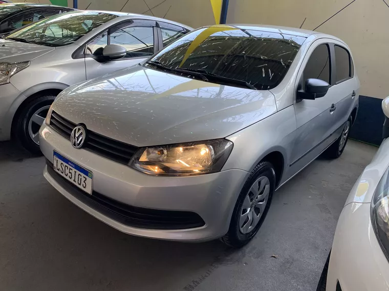 Volkswagen Gol Prata 1