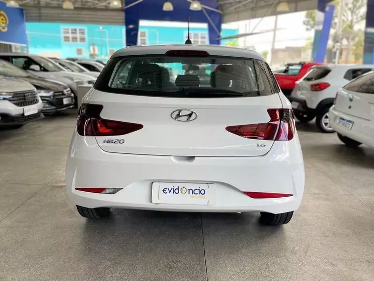 Hyundai HB20 Branco 13