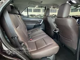 Toyota Hilux SW4