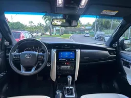 Toyota Hilux SW4