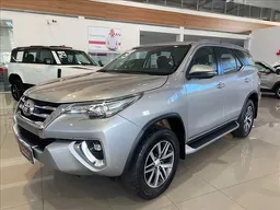 Toyota Hilux SW4