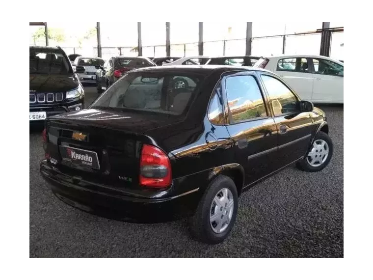 Chevrolet Classic Preto 8