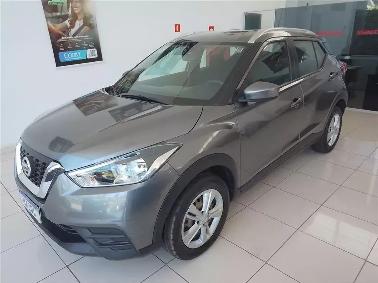 Nissan Kicks Cinza 1