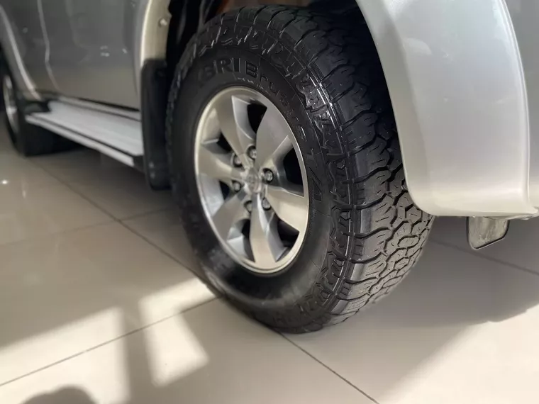 Toyota Hilux SW4 Prata 8