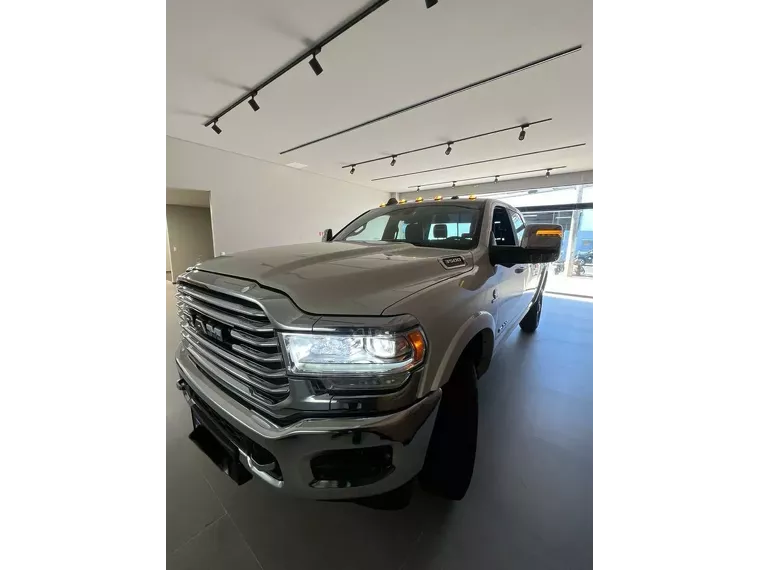 RAM 3500 Branco 10