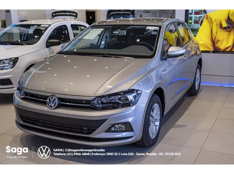 Volkswagen Polo Sedan Branco 4