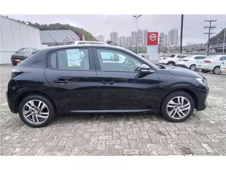 Peugeot 208 Preto 3