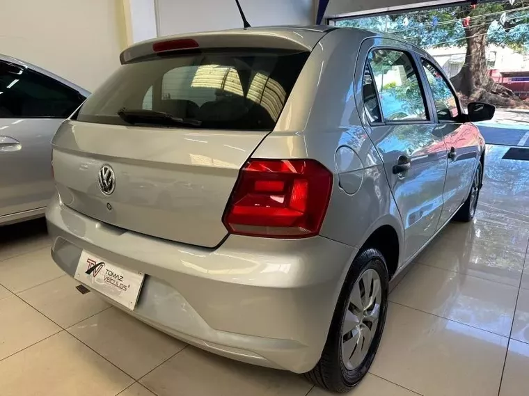 Volkswagen Gol Prata 11