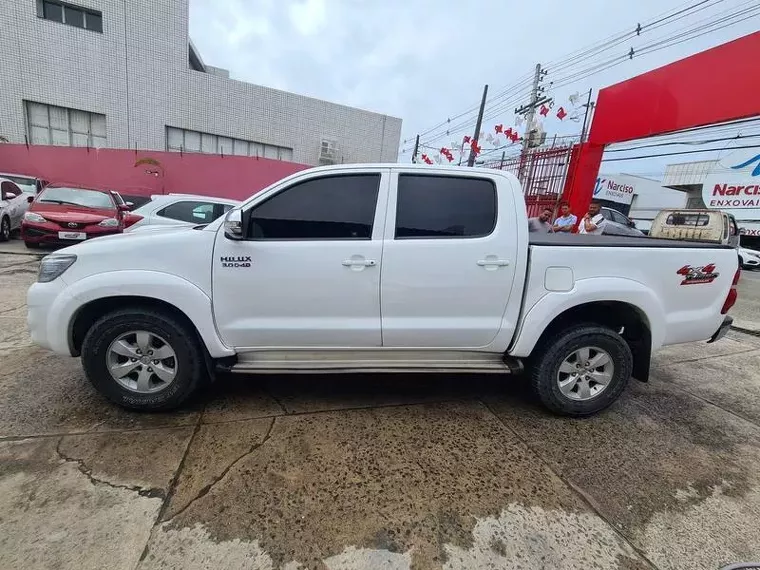 Toyota Hilux Branco 4