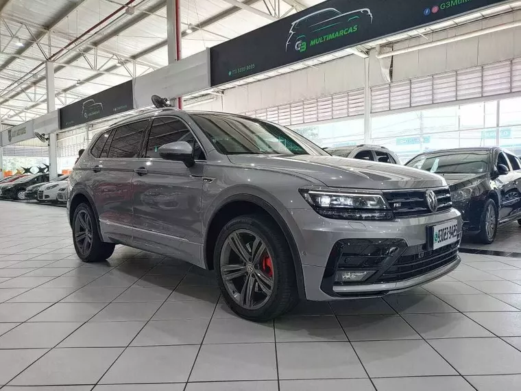 Volkswagen Tiguan Prata 14