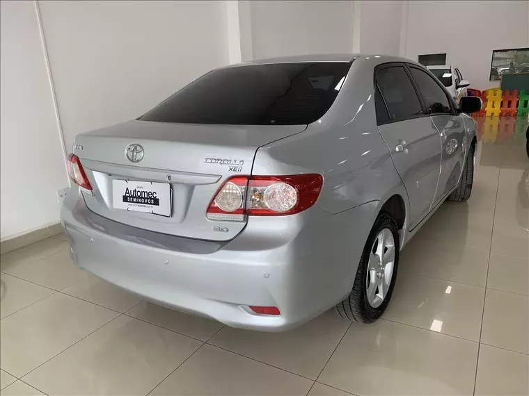 Toyota Corolla Prata 2