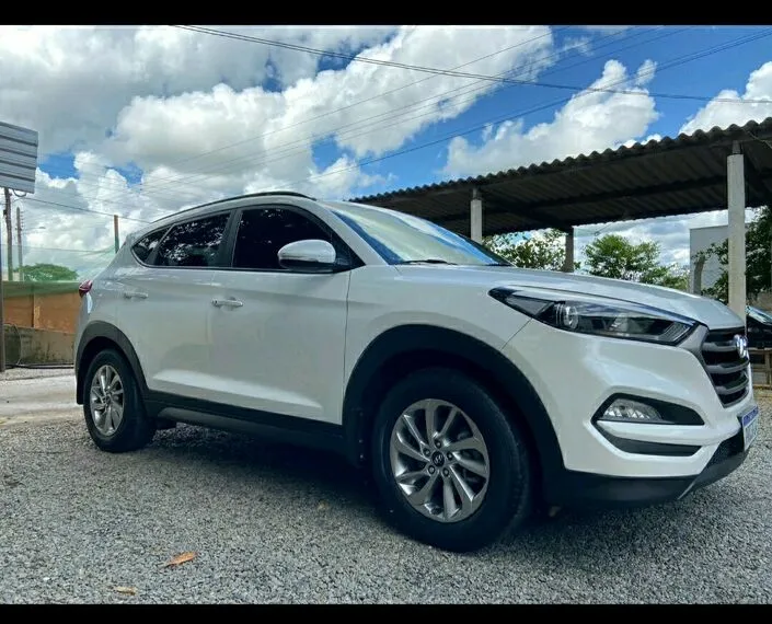 Hyundai Tucson Branco 4