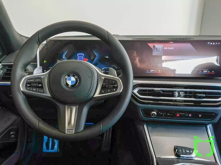 BMW 320i Azul 13