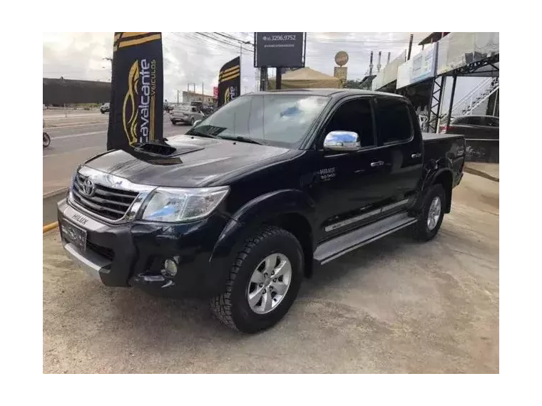 Toyota Hilux Preto 4