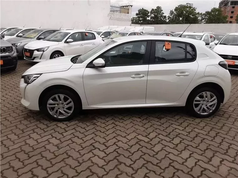 Peugeot 208 Branco 19