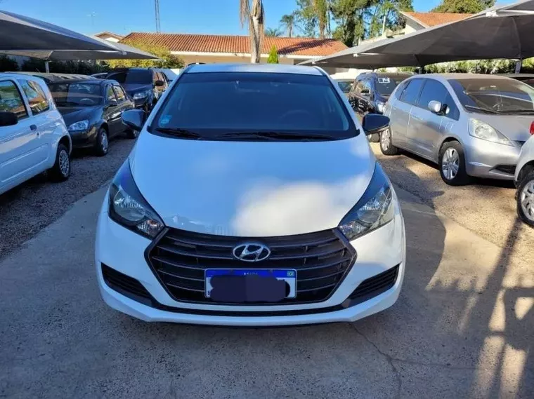 Hyundai HB20S Branco 17