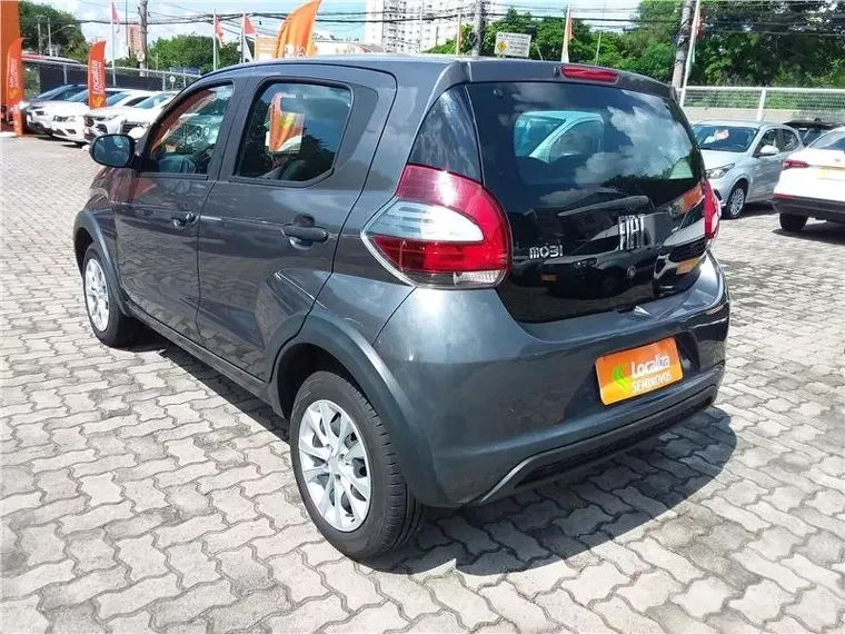 Fiat Mobi Prata 5