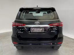 Toyota Hilux SW4
