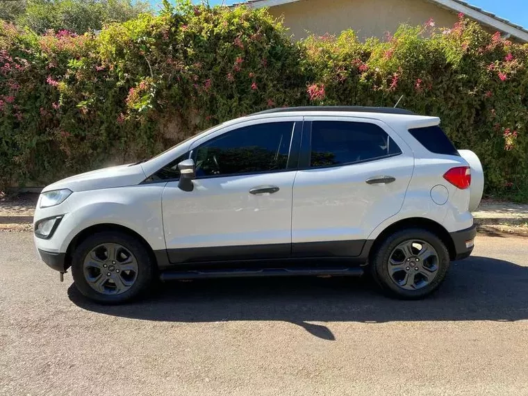 Ford Ecosport Branco 6