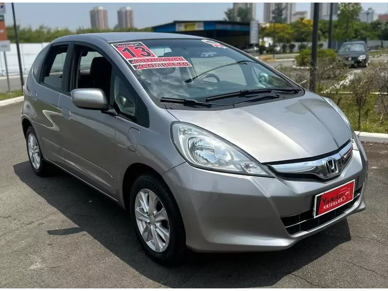 Honda FIT Prata 19