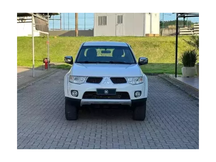 Mitsubishi L200 Triton Branco 2