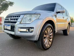 Mitsubishi Pajero Full