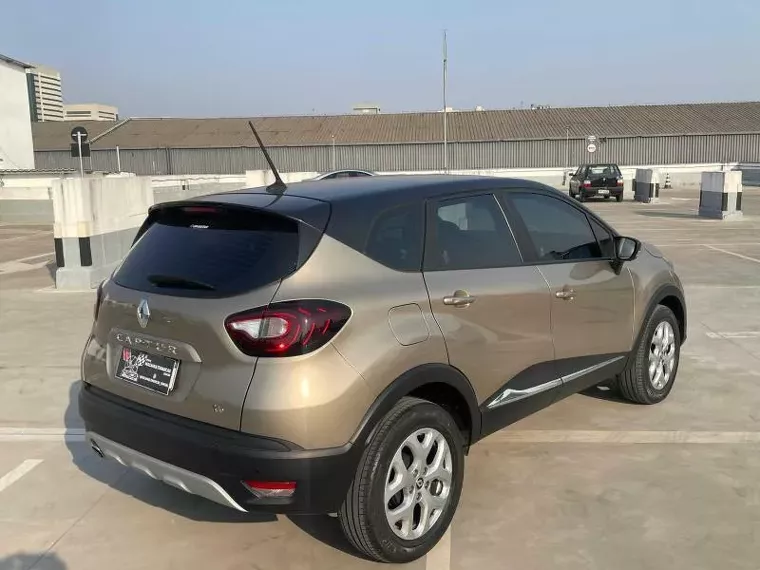 Renault Captur Bege 3