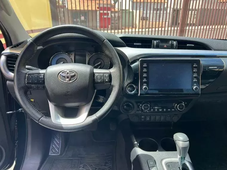 Toyota Hilux Preto 5