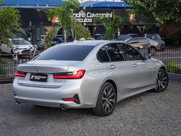 BMW 320i