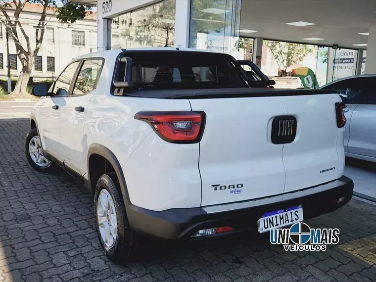 Fiat Toro Branco 13