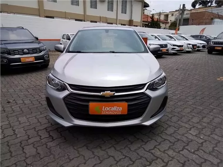 Chevrolet Onix Prata 6