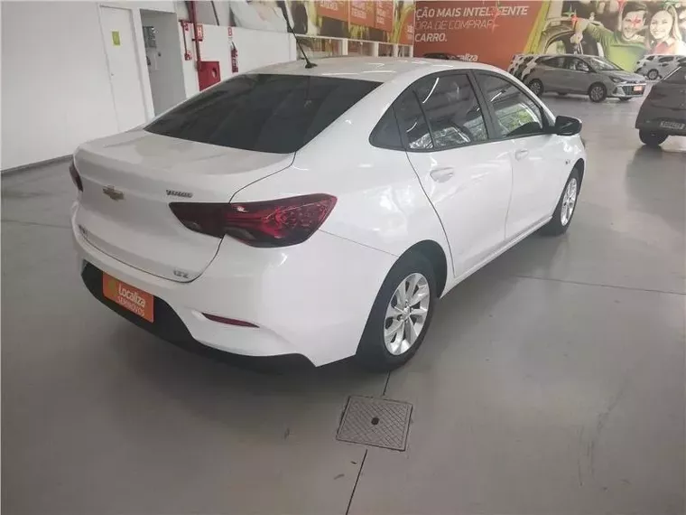 Chevrolet Onix Branco 5