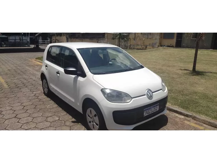 Volkswagen UP Branco 16