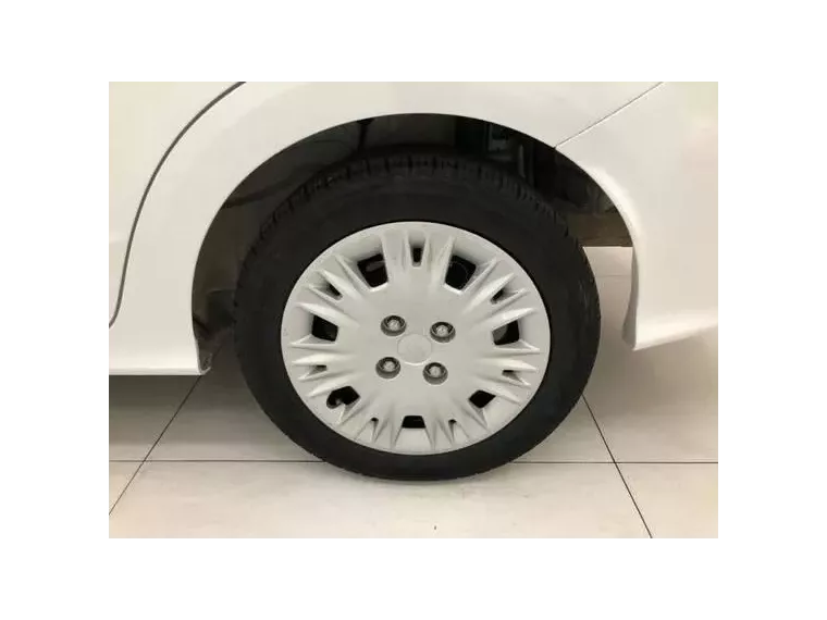 Ford KA Branco 17