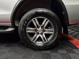 Toyota Hilux SW4