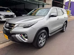 Toyota Hilux SW4