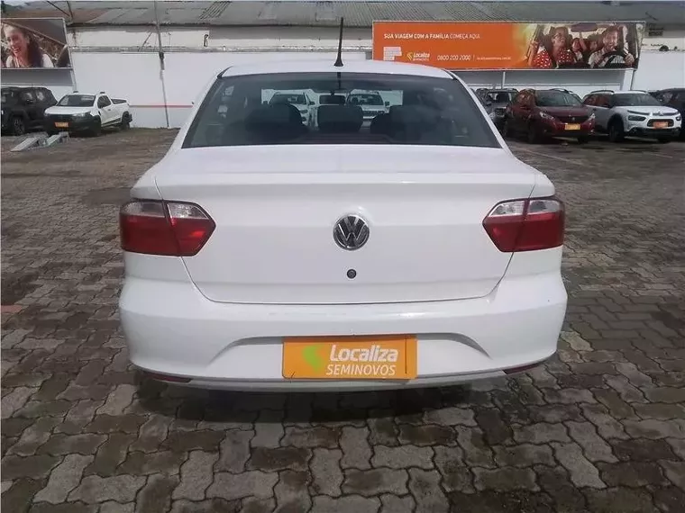 Volkswagen Voyage Branco 12