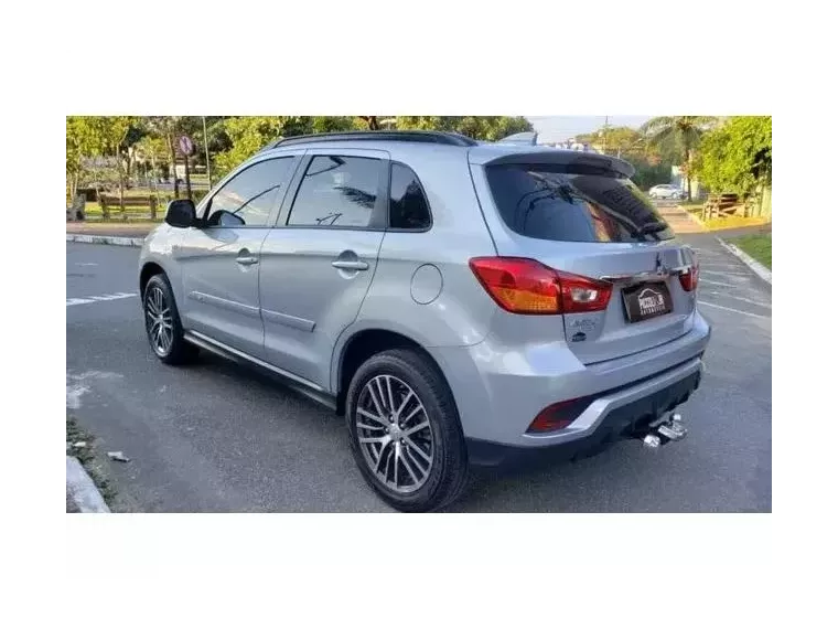 Mitsubishi ASX Prata 8