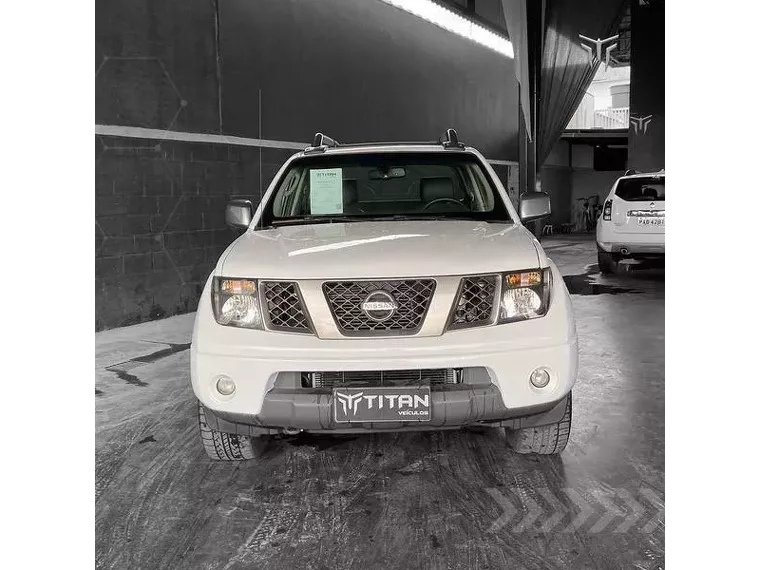 Nissan Frontier Branco 8