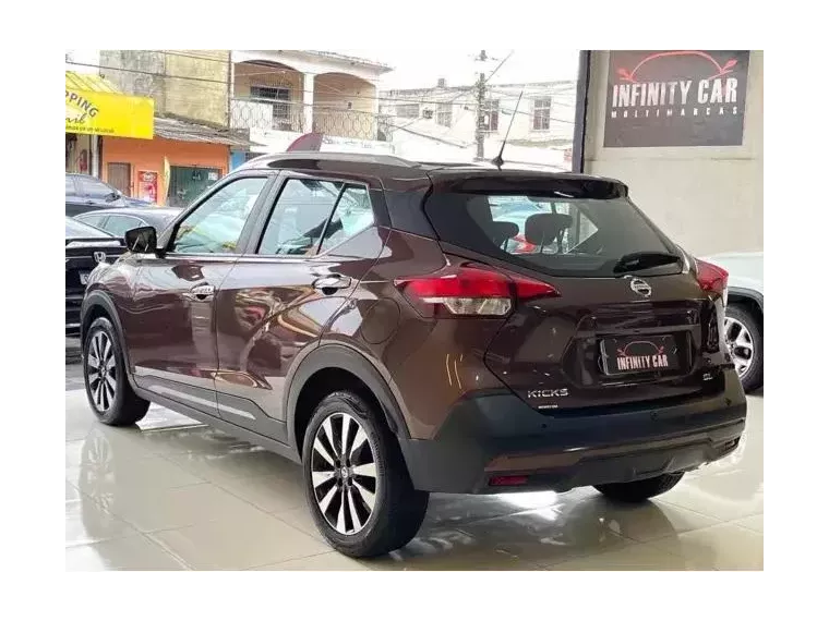 Nissan Kicks Marrom 4