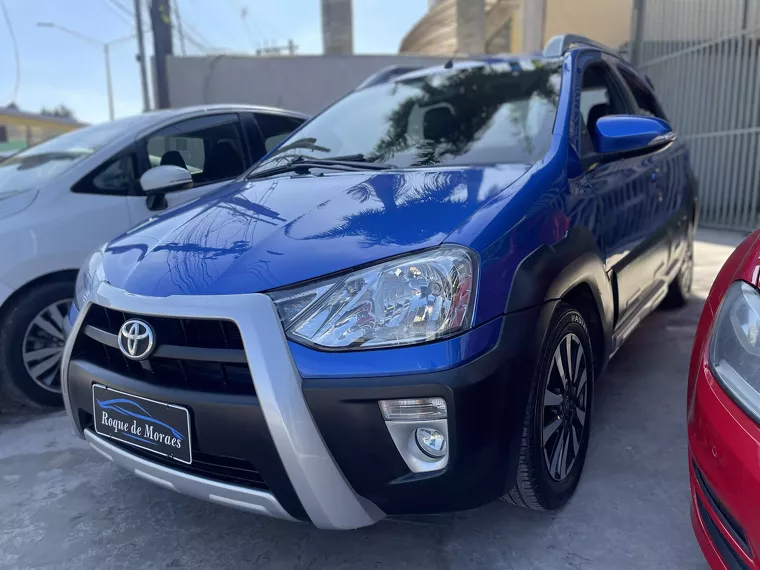 Toyota Etios Cross Azul 2