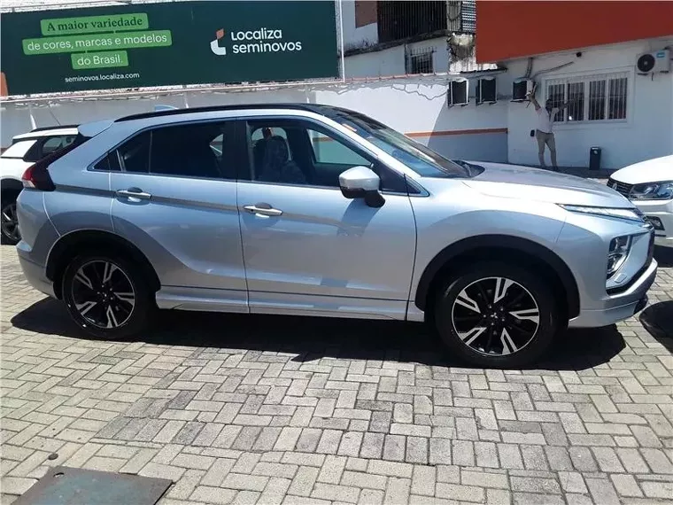 Mitsubishi Eclipse Cross Prata 2