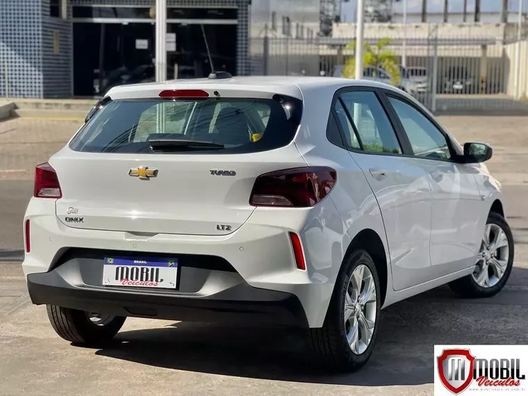 Chevrolet Onix Branco 5