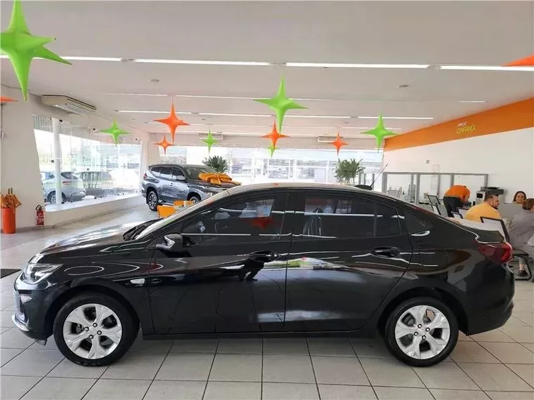 Chevrolet Onix Preto 5