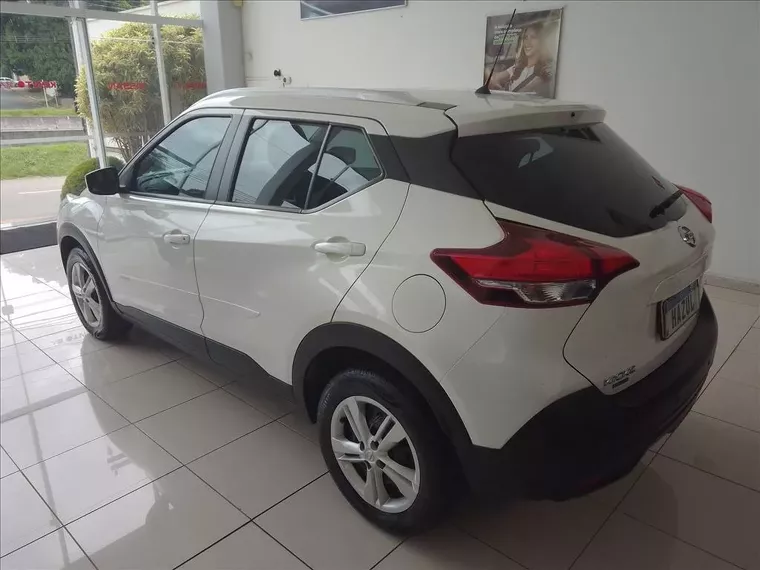 Nissan Kicks Branco 7