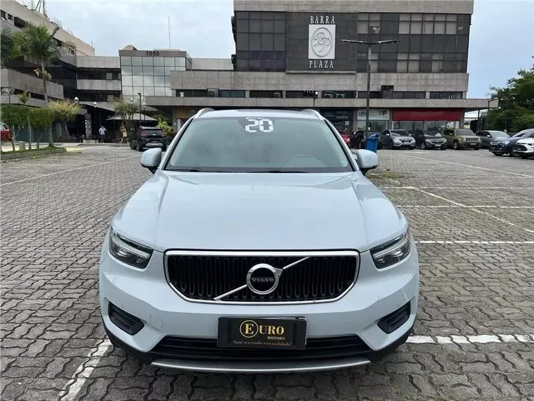 Volvo XC40 Prata 2